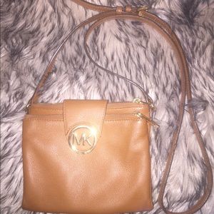 Used Micheal kors crossbody purse